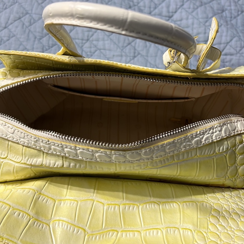 Louis Vuitton vintage yellow and white tote. Like new condition. - Picture 3 of 6